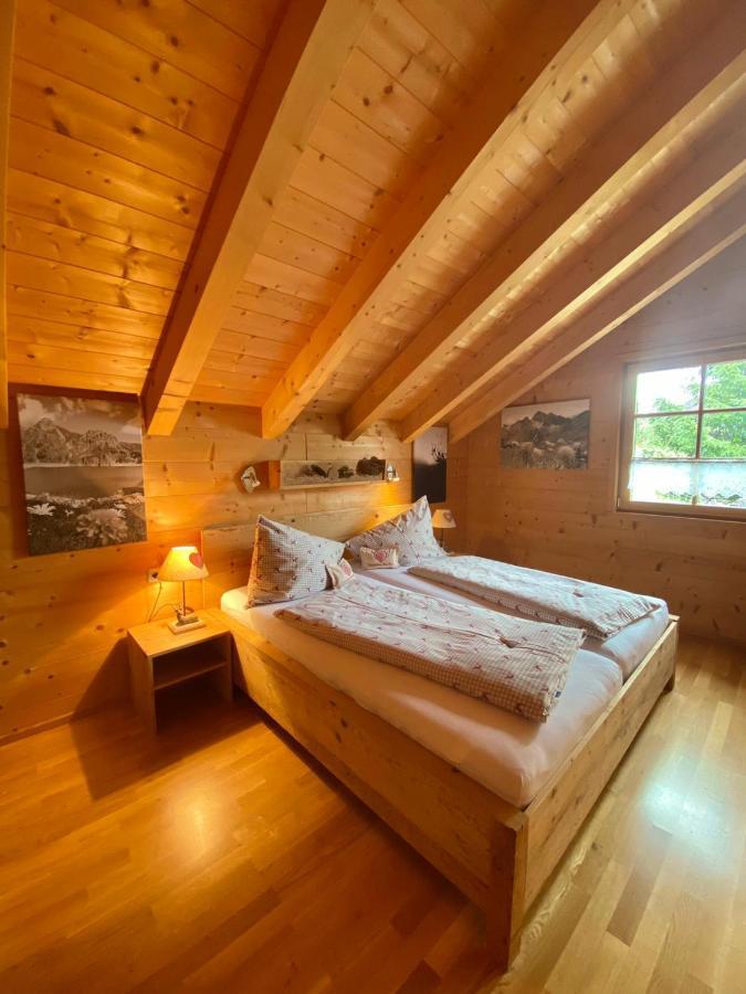 Damuelser Holzhus Appartement Buitenkant foto