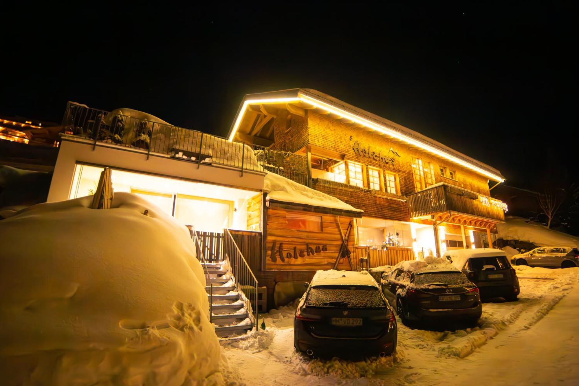 Damuelser Holzhus Appartement Buitenkant foto