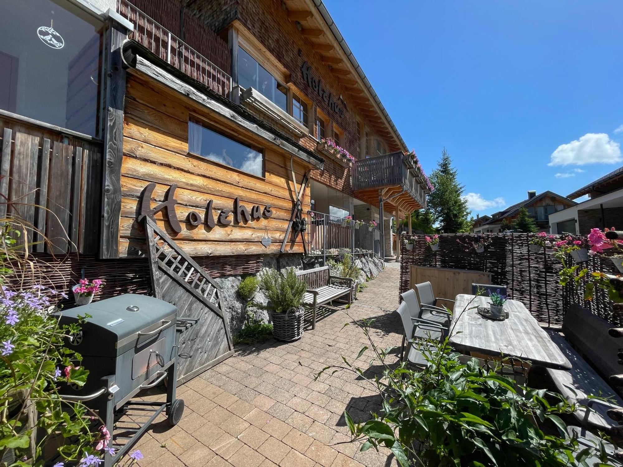 Damuelser Holzhus Appartement Buitenkant foto